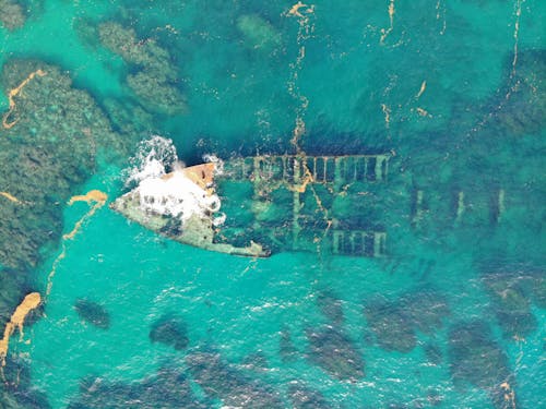 deniz, drone çekimi, enkaz içeren Ücretsiz stok fotoğraf