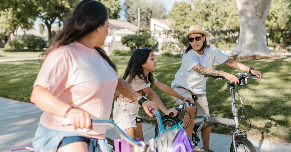 10 Creative Outdoor Activities to Enjoy with Your Family