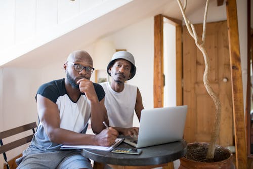 Free 
Men Working from Home Stock Photo