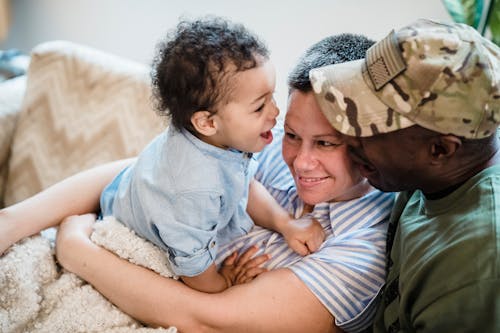 Ücretsiz aile, askeri, çift içeren Ücretsiz stok fotoğraf Stok Fotoğraflar