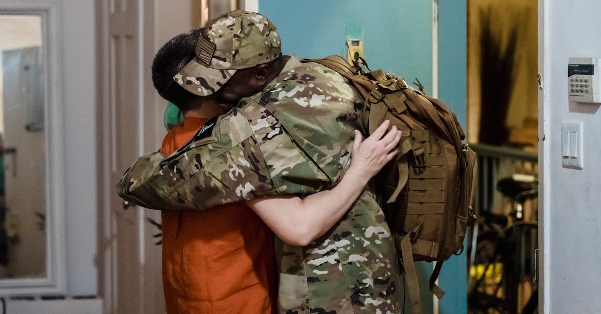 國防:吳釗燮慰問憲兵211營 感謝他們的辛勤衛戍工作