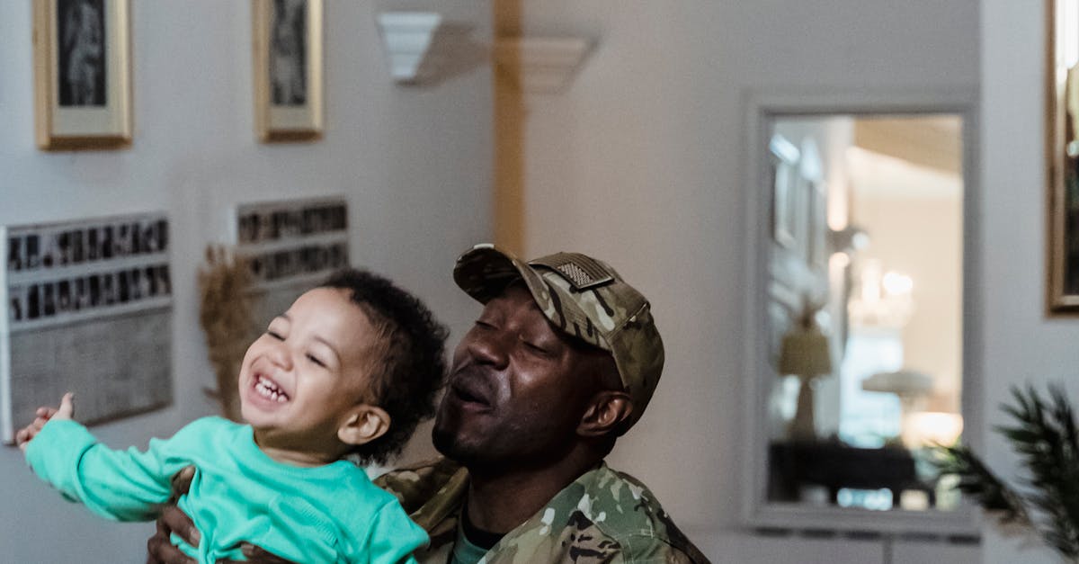 How much weight can an army ant carry