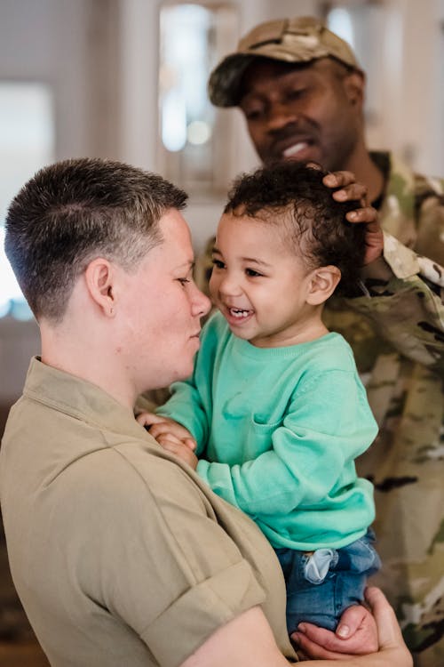 Free aile, asker, askeri içeren Ücretsiz stok fotoğraf Stock Photo