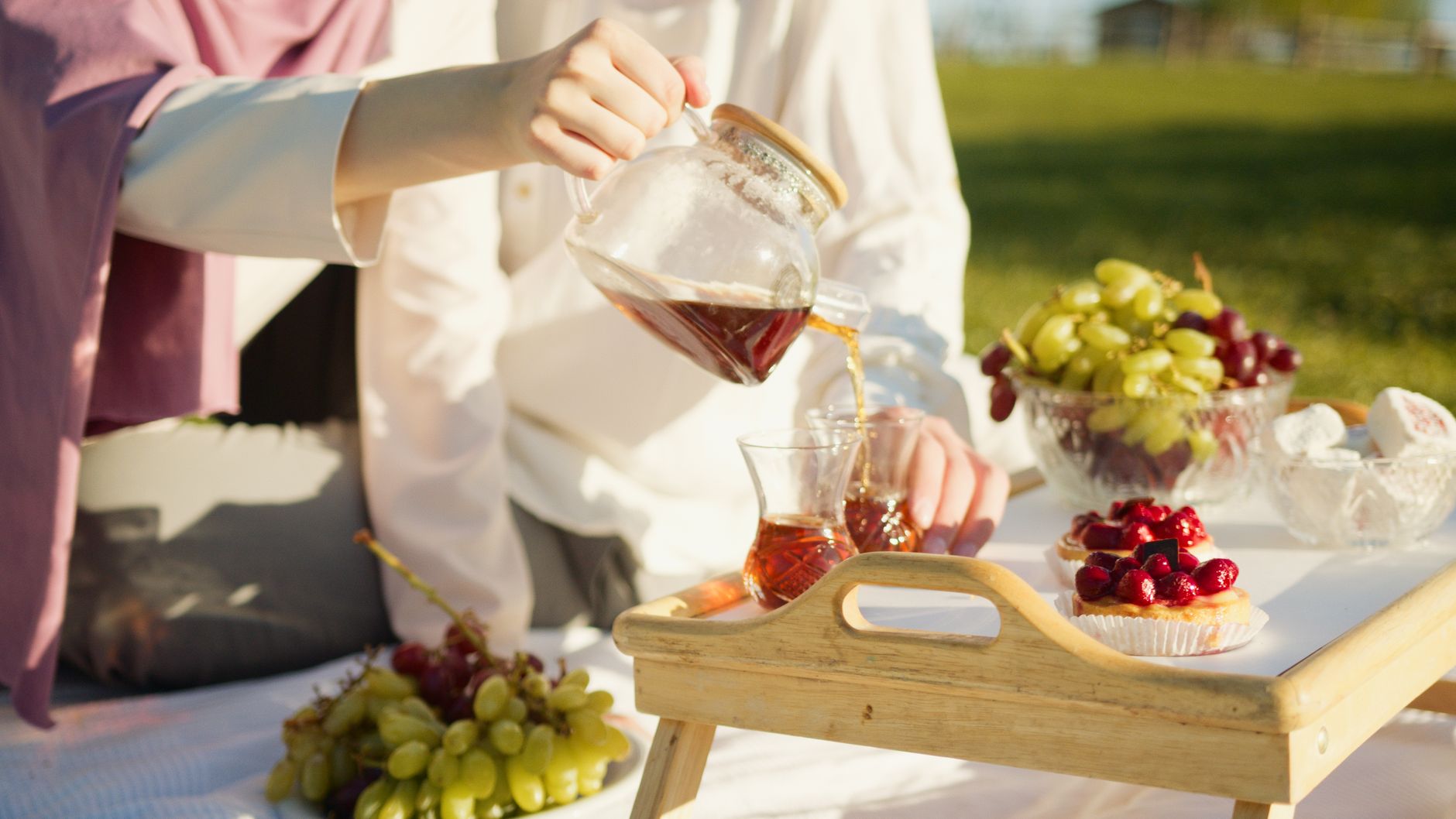China's Med Tech Workers Ditch the Power Steak for Tea and Vegetables