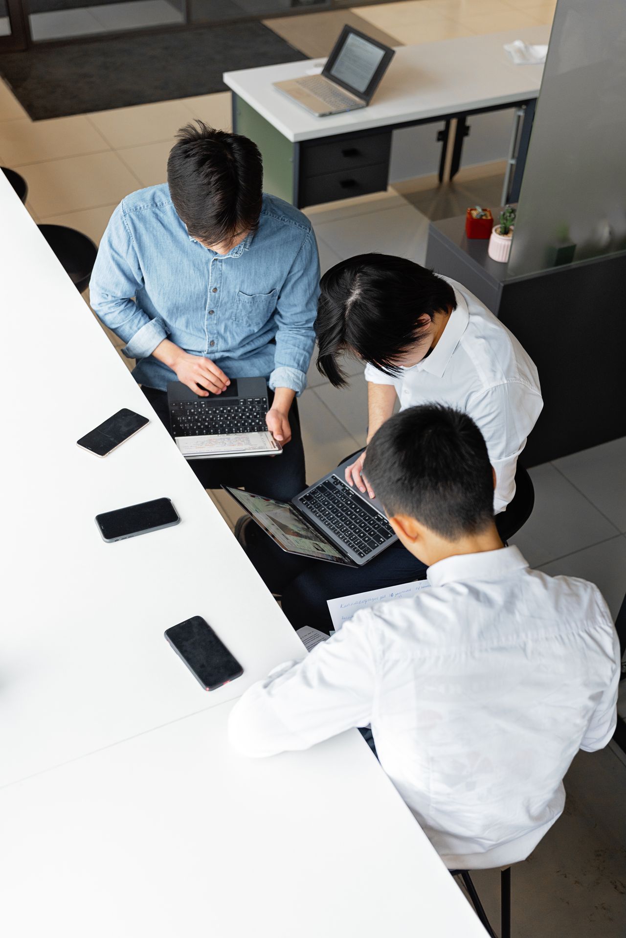 嘉義中小企業團隊討論官網與數位行銷