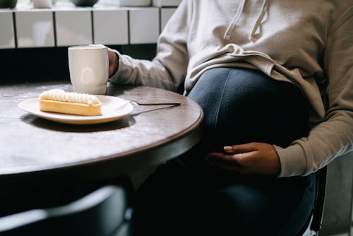 Foto stok gratis bayi benjolan, cangkir, di meja