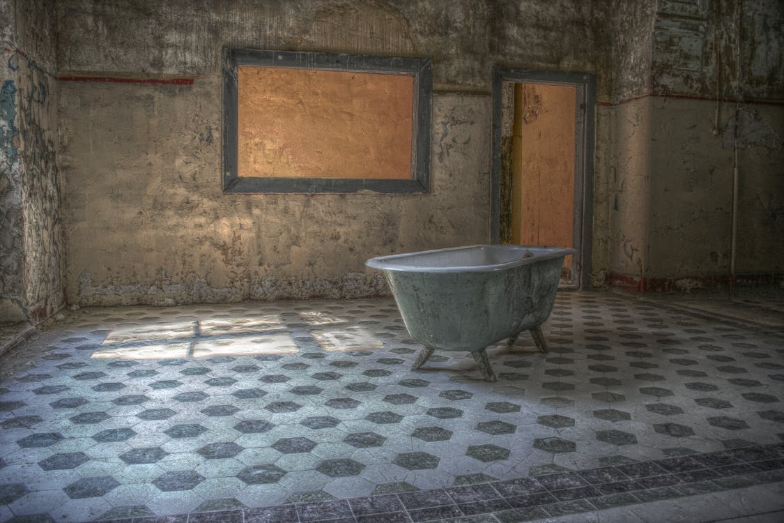 Free stock photo of bathtub, lost place, marodistan