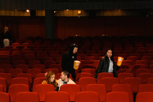 Kostenloses Stock Foto zu kino, menschen, paare