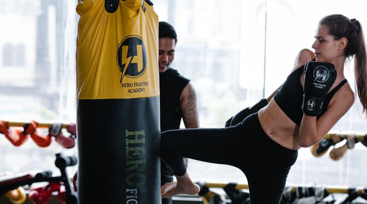 Boxe fitness et kick-boxing : les sports de combat loisir qui explosent en France en 2026