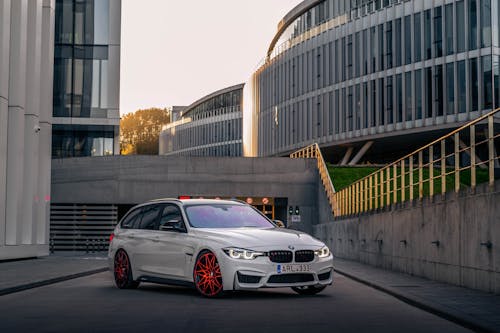 Gratis lagerfoto af arkitektur, bil, BMW Lagerfoto