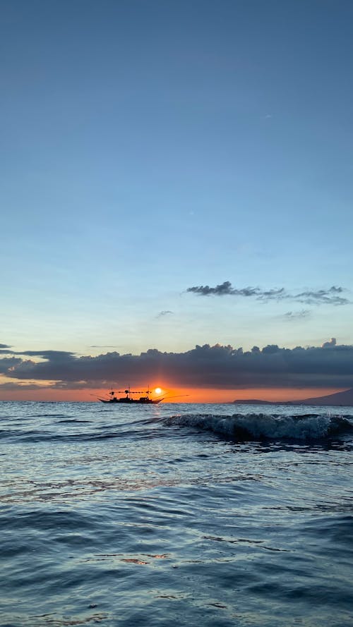Δωρεάν στοκ φωτογραφιών με βάρκα, γαλάζιος ουρανός, γνέφω Φωτογραφία από στοκ φωτογραφιών