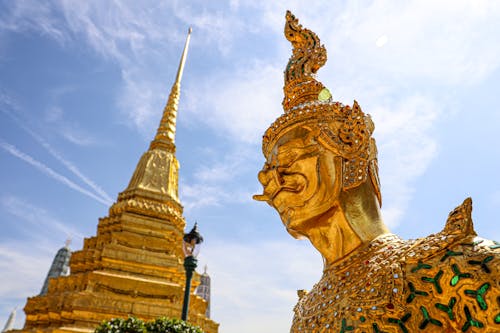 Ingyenes stockfotó a smaragd buddha temploma, alacsony szögű felvétel, Arany témában