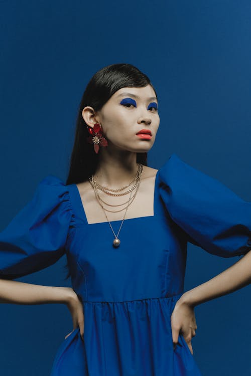 Gratis stockfoto met aantrekkingskracht, Aziatische vrouw, blauw
