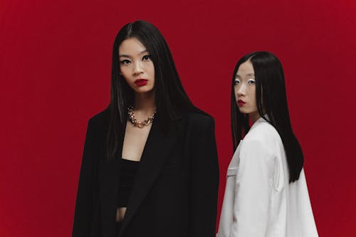 Kostnadsfri bild av allvarlig, asiatiska kvinnor, black blazer
