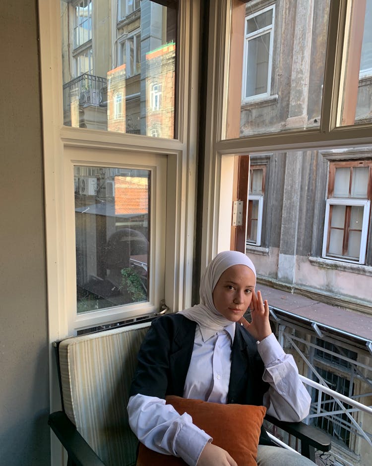 Beautiful Lady Wearing White Hijab