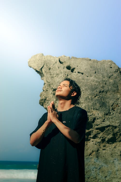 人, 巨岩, 祈禱 的 免費圖庫相片