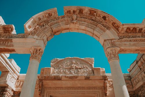 Free Detailed view of the ancient Temple of Hadrian, Ephesus, Türkiye, showcasing Roman architecture. Stock Photo