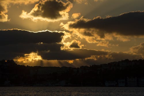Kostnadsfri bild av bakgrundsbelyst, clouds, hav