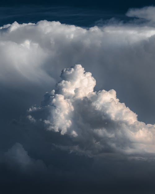 Безкоштовне стокове фото на тему «білі хмари, вертикальні постріл, красиве небо»