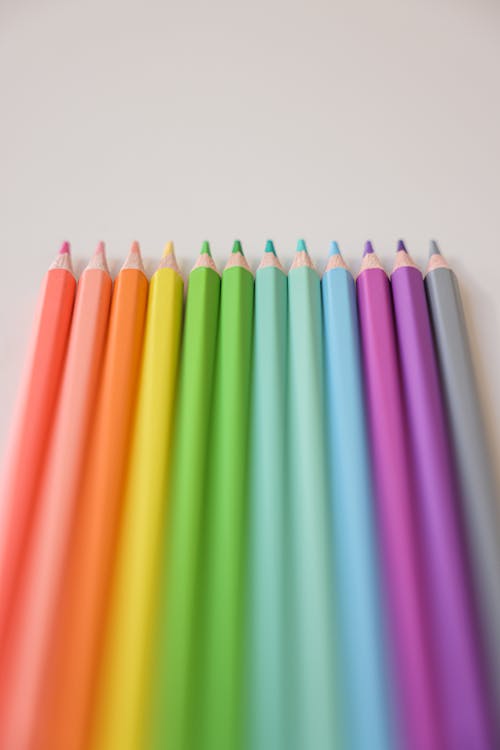 Kostnadsfri bild av färgade pennor, färgämnen, färgrik
