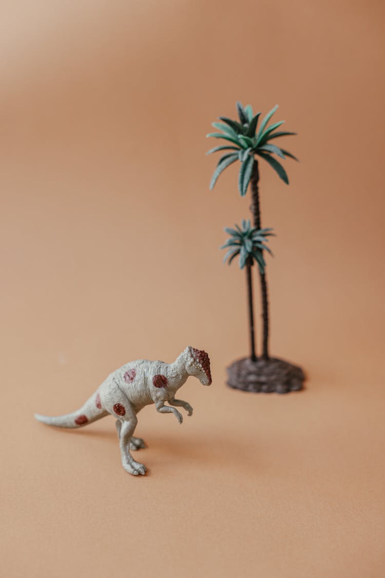 Little Toy Dinosaur And Palm Tree Figurines 