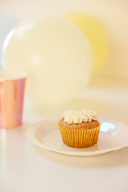 垂直拍攝, 杯子小蛋糕, 氣球 的 免費圖庫相片