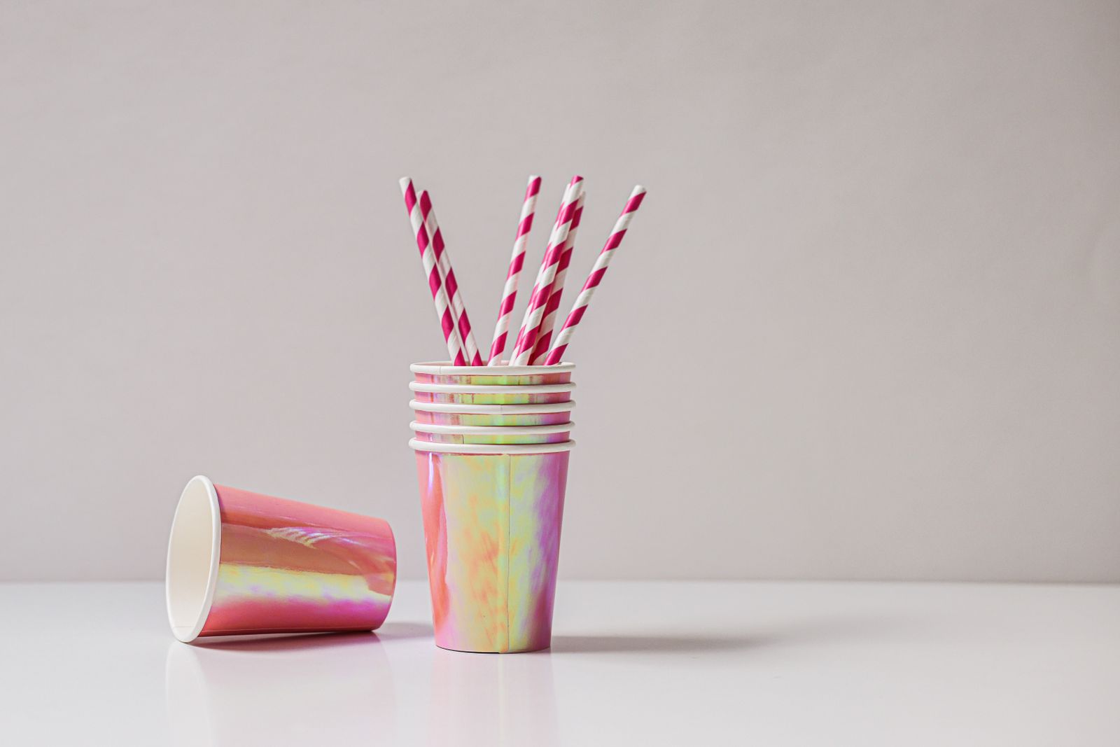 Cafe cups and straws arranged for takeaway service