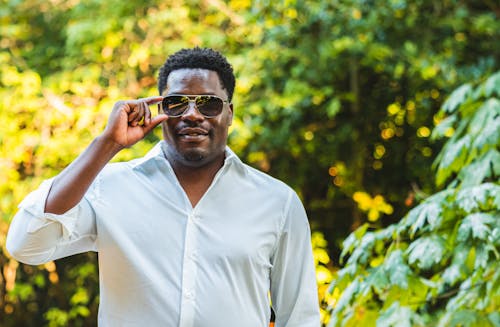 Ilmainen kuvapankkikuva tunnisteilla afroamerikkalainen mies, aurinkolasit, muotokuva
