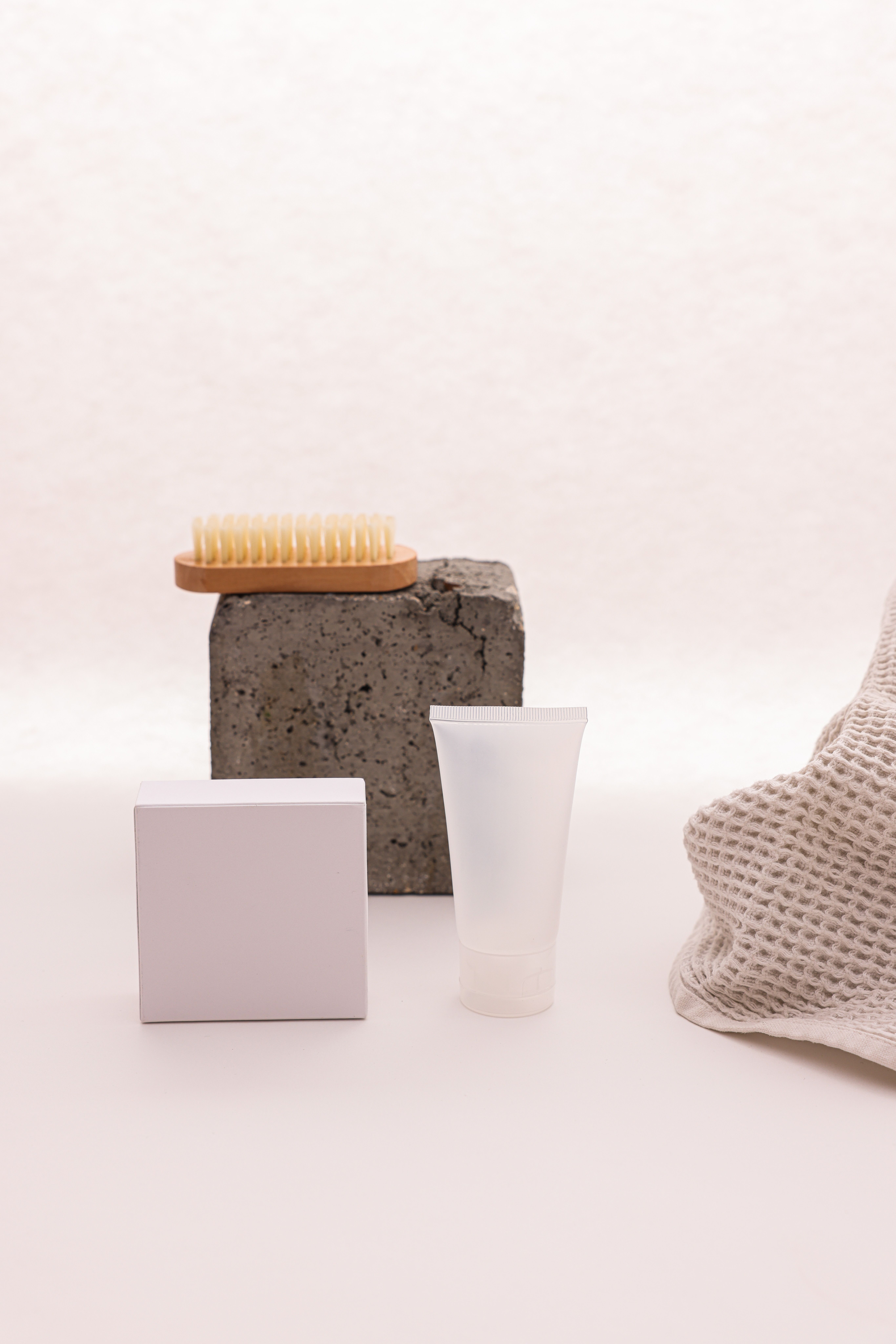 Personal care products as a missing element of the human exposome: implications for exposure route, mixtures, disparities and management - Nature