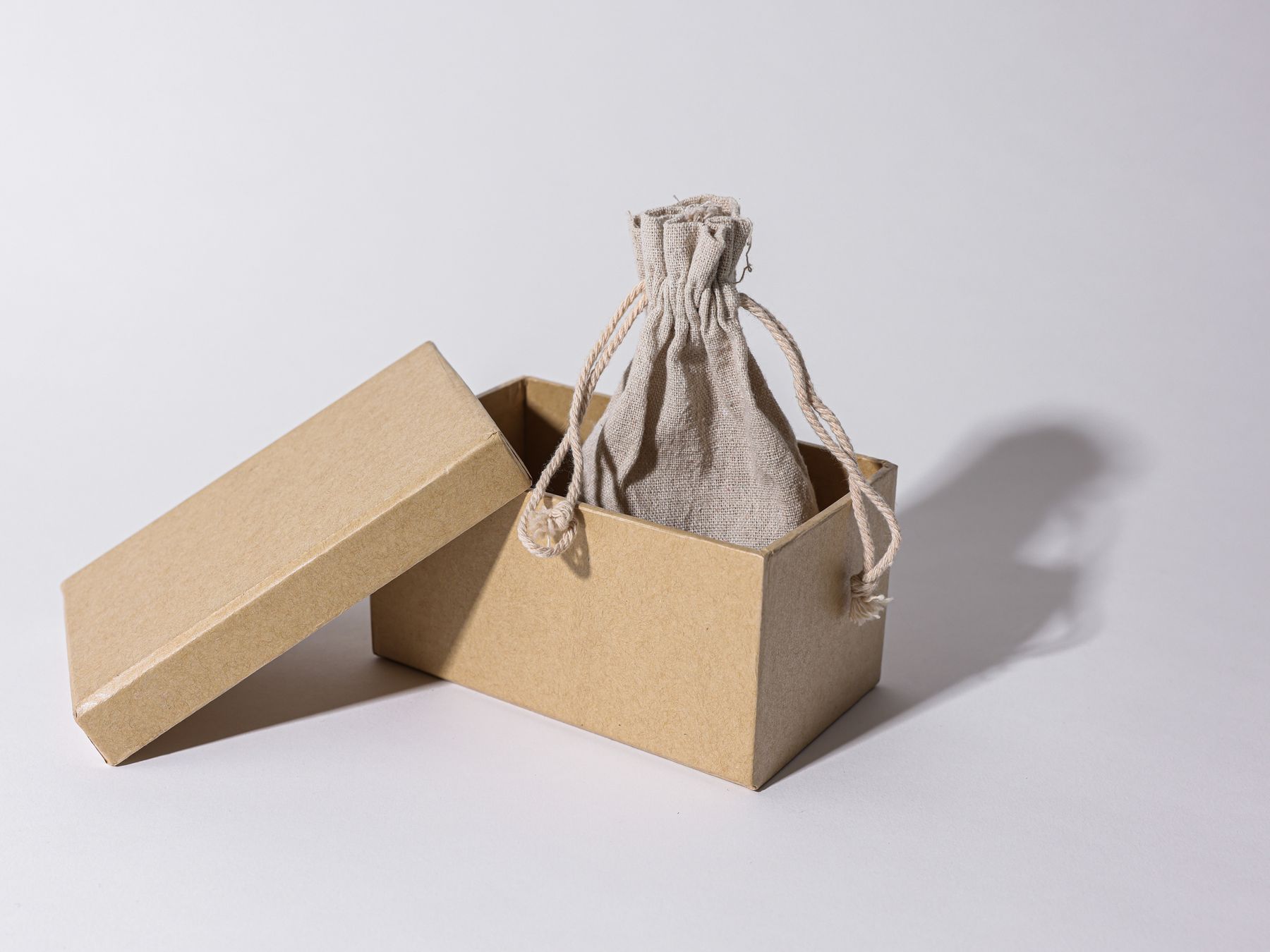 Warmley — professional packers wrapping and boxing belongings