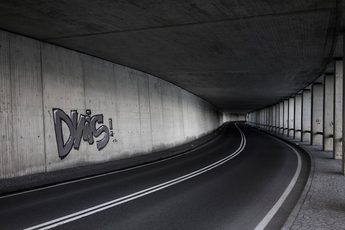 Základová fotografie zdarma na téma graffiti, silnice, stěny