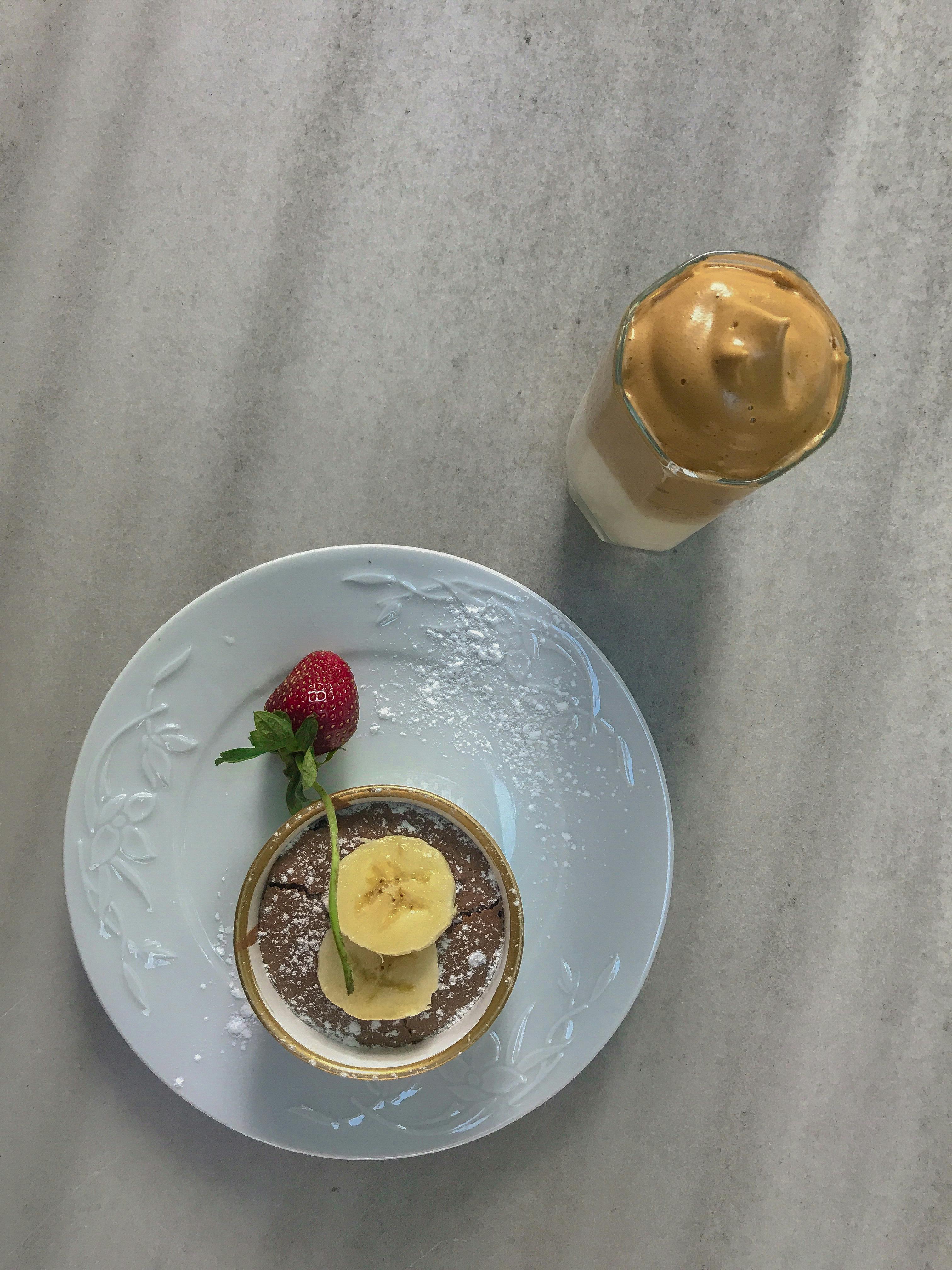 Indulgent Banana⁢ Fritters with Caramel Sauce