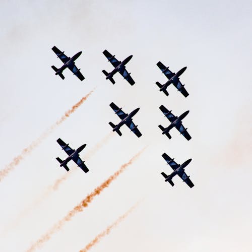 Kostenloses Stock Foto zu flugzeuge, himmel, kondensstreifen