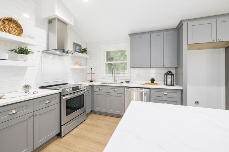Contemporary modular kitchen design