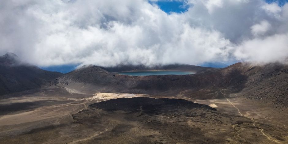 4. Mount Tongariro: The Alpine Crossing's Volcanic Heart 4. Mount Tongariro: The Alpine Crossing's Volcanic Heart