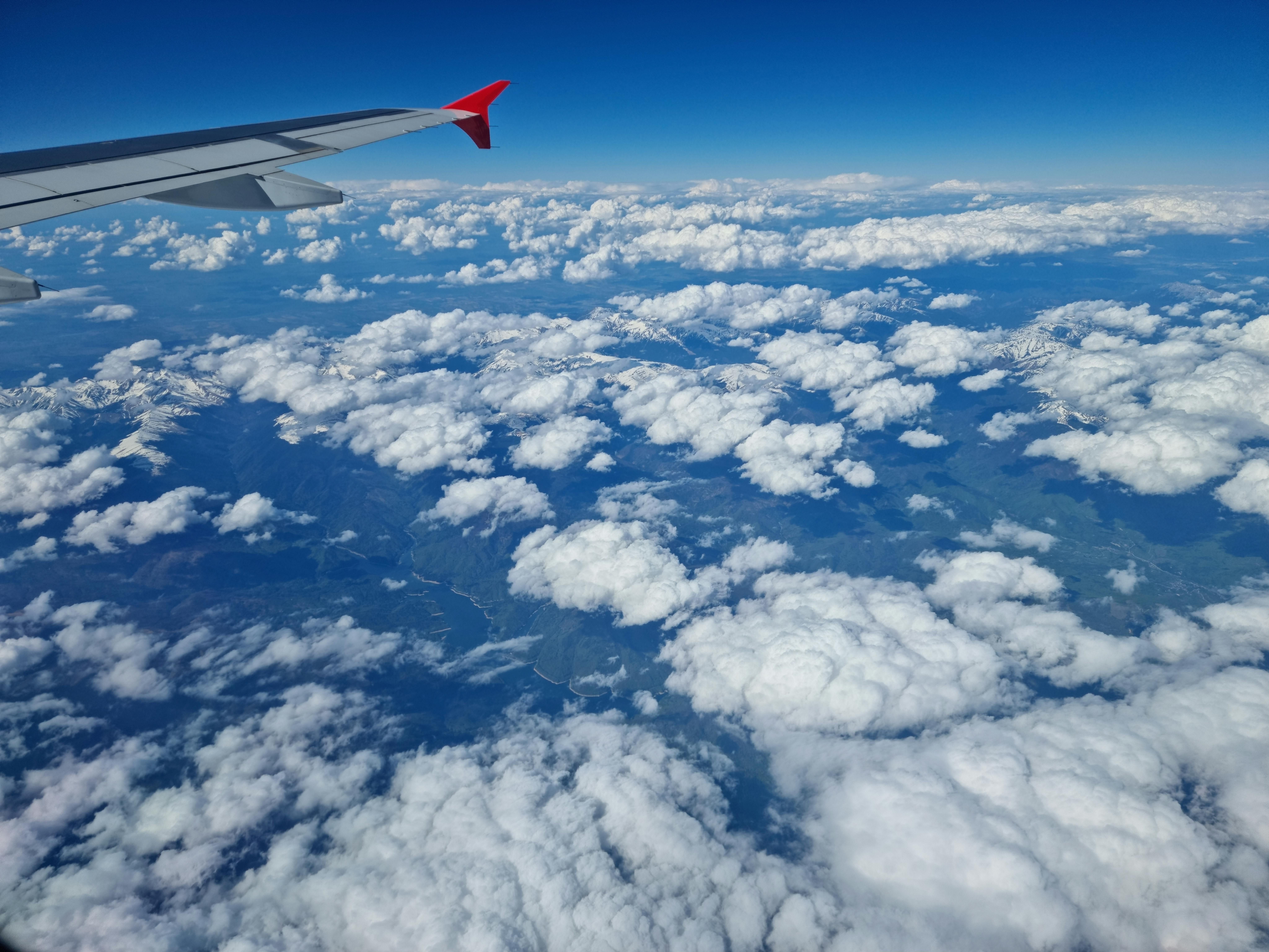 I fly 100,000 miles a year. These are my picks for best airline credit cards — Photo by Markus McMarquez on Pexels