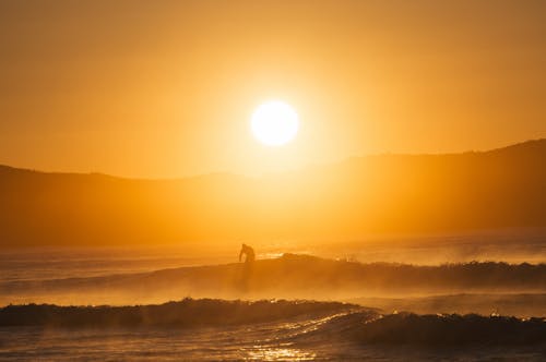 Foto d'estoc gratuïta de alba, capvespre, fer surf