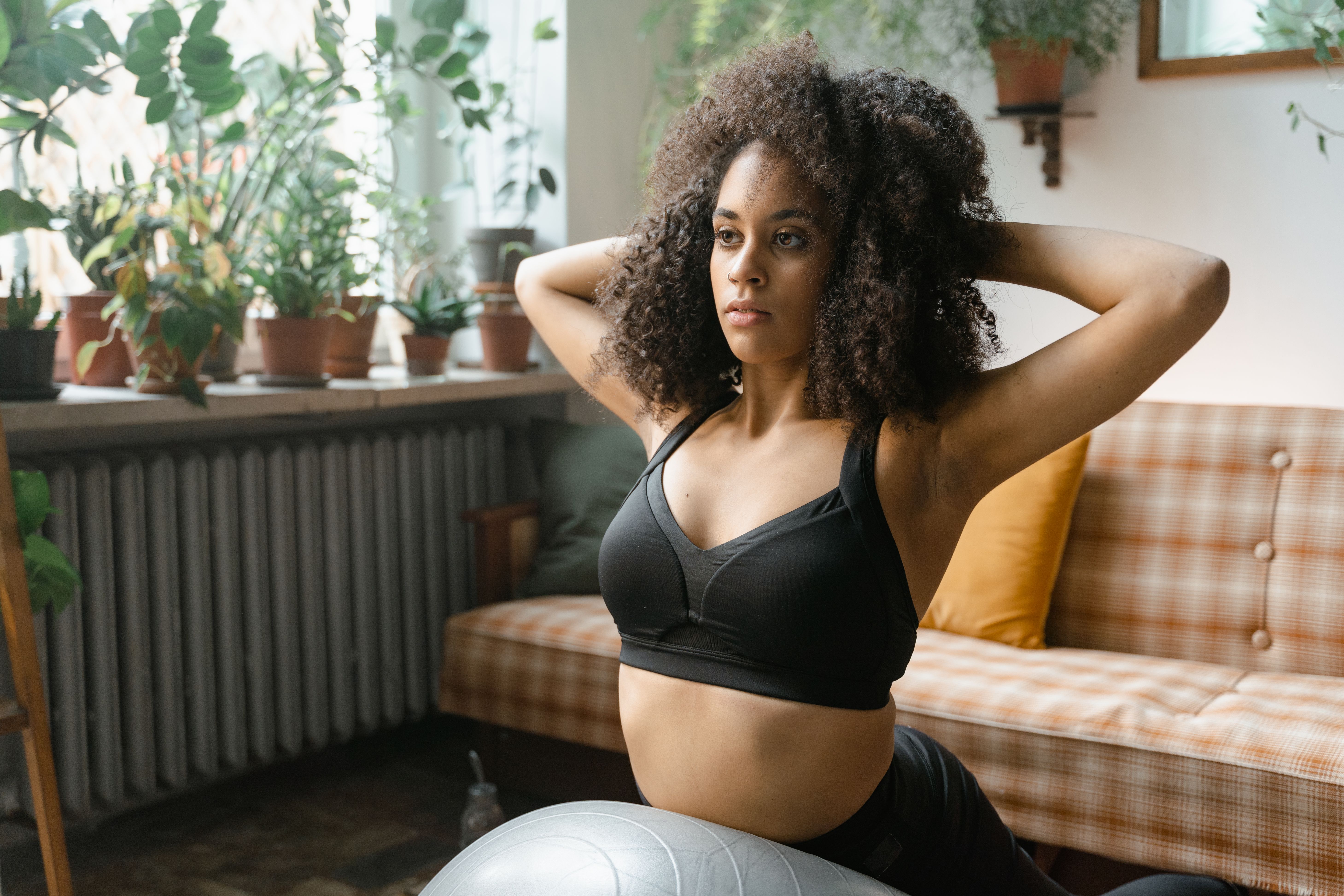 5 Reasons You Should Use A Yoga Ball Chair At Work