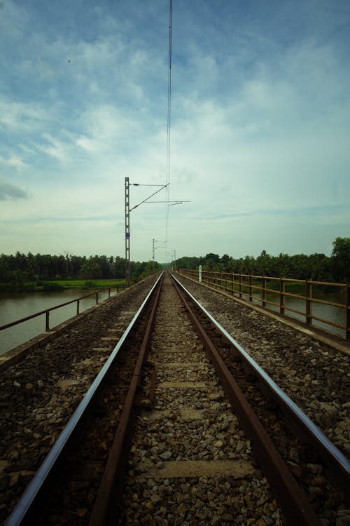 Photos gratuites de fleuve, konkan railway, ligne de chemin de fer