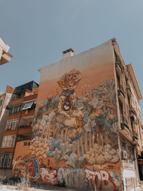Free Colorful mural of flowers and abstract design on a residential building in İstanbul. Stock Photo