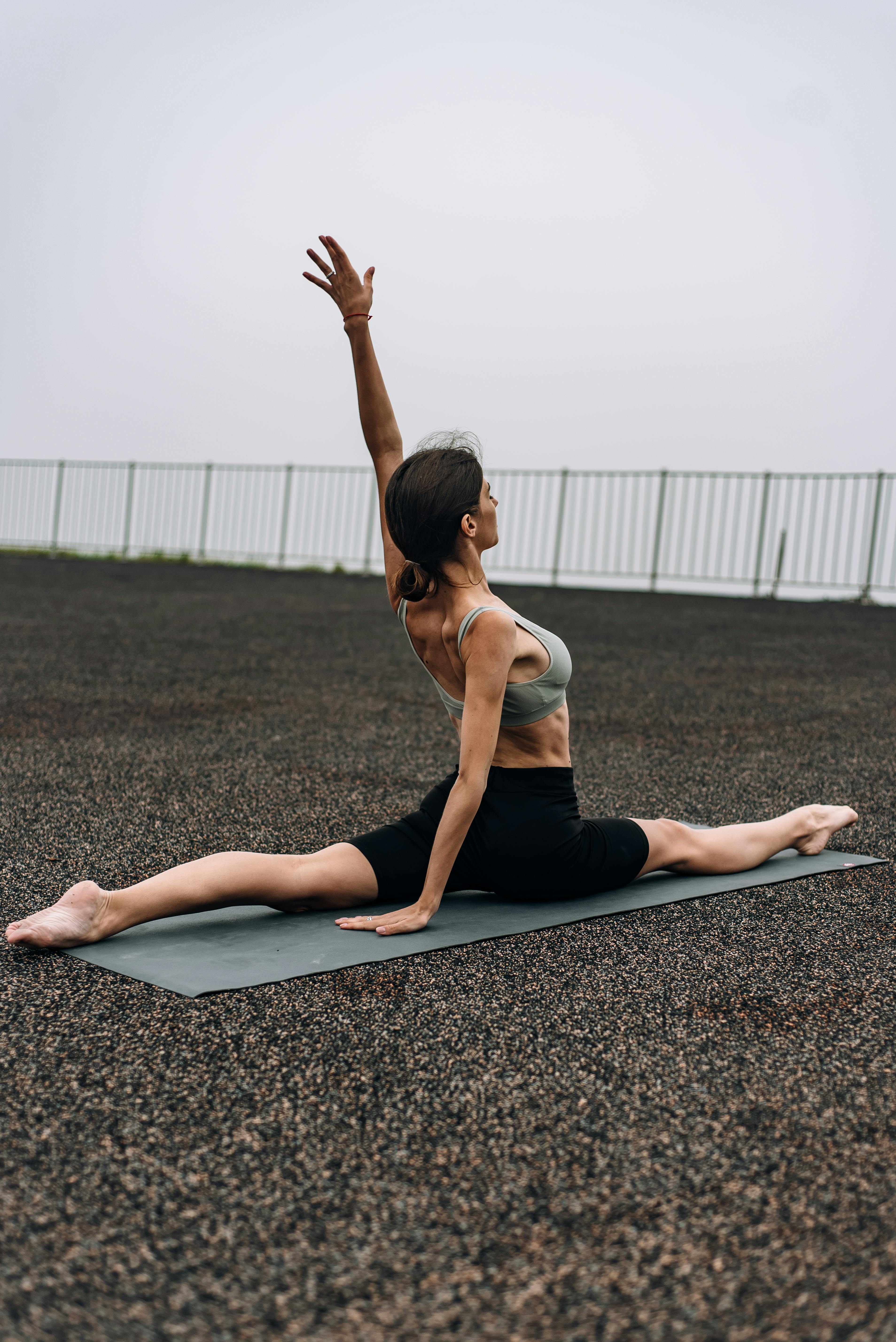 Why do you never split 10s in blackjack?