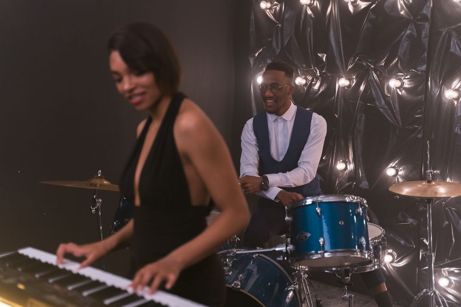 Bachata romántica vuelve a dominar festivales vascos: tradición y modernidad se fusionan