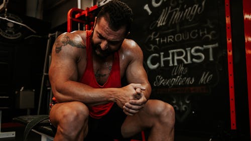 Kostenloses Stock Foto zu bodybuilder, fitness, hände zusammen