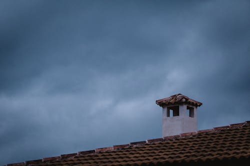 Cheminée En Béton Blanc Et Brun