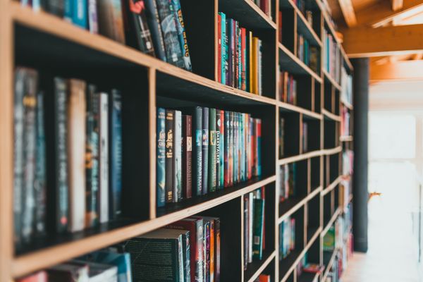 Charla: Entre Osvaldo Bossi Y Carlos Battilana Sobre Sus Últimos Libros – BIBLIOTECA EVARISTO CARRIEGO, Buenos Aires