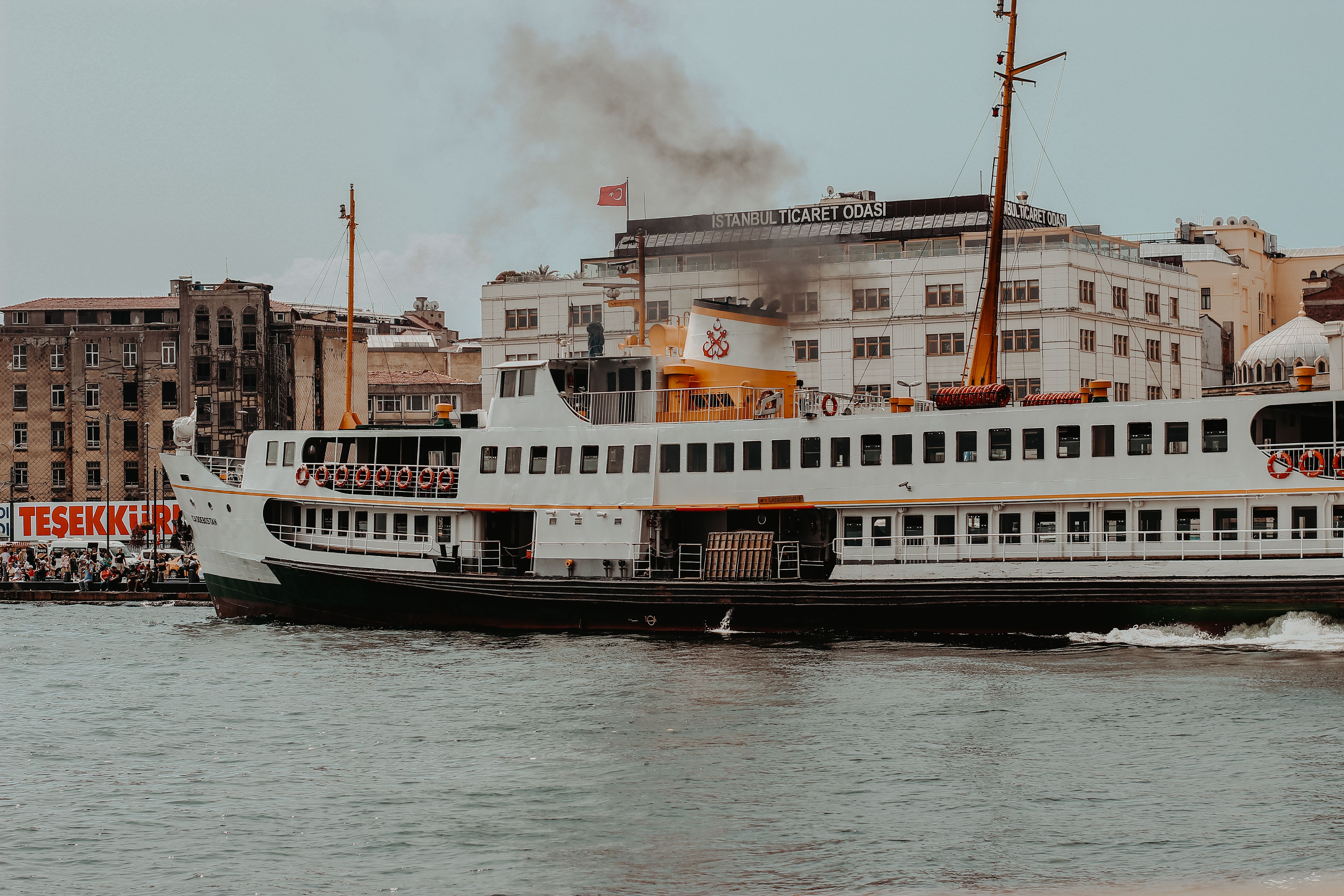 çocuk odası dekorasyonunda dikkat edilmesi gereken en önemli unsurlar, renkler, mobilyalar, depolama alanları ve tema seçimidir. bu unsurları doğru bir şekilde birleştirerek hem eğlenceli hem de işlevsel bir alan yaratabilirsiniz. analiz görseli