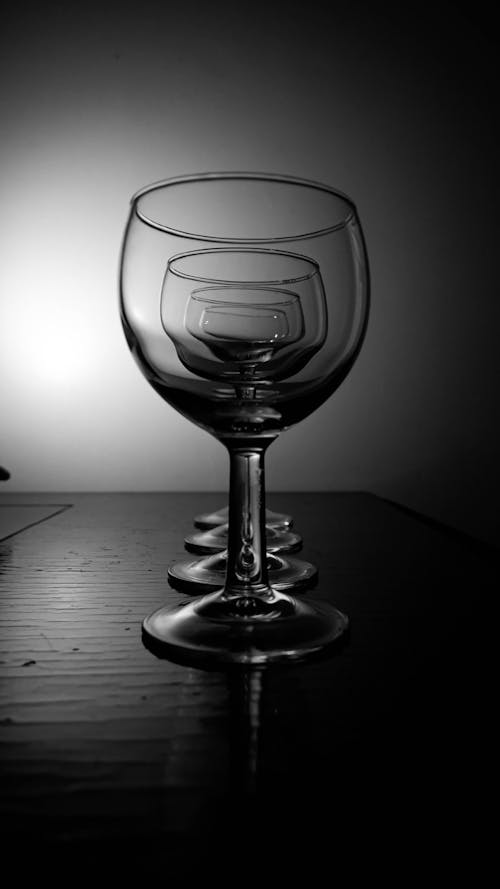 깨끗한 유리, 모노톤의, 와인잔의 무료 스톡 사진