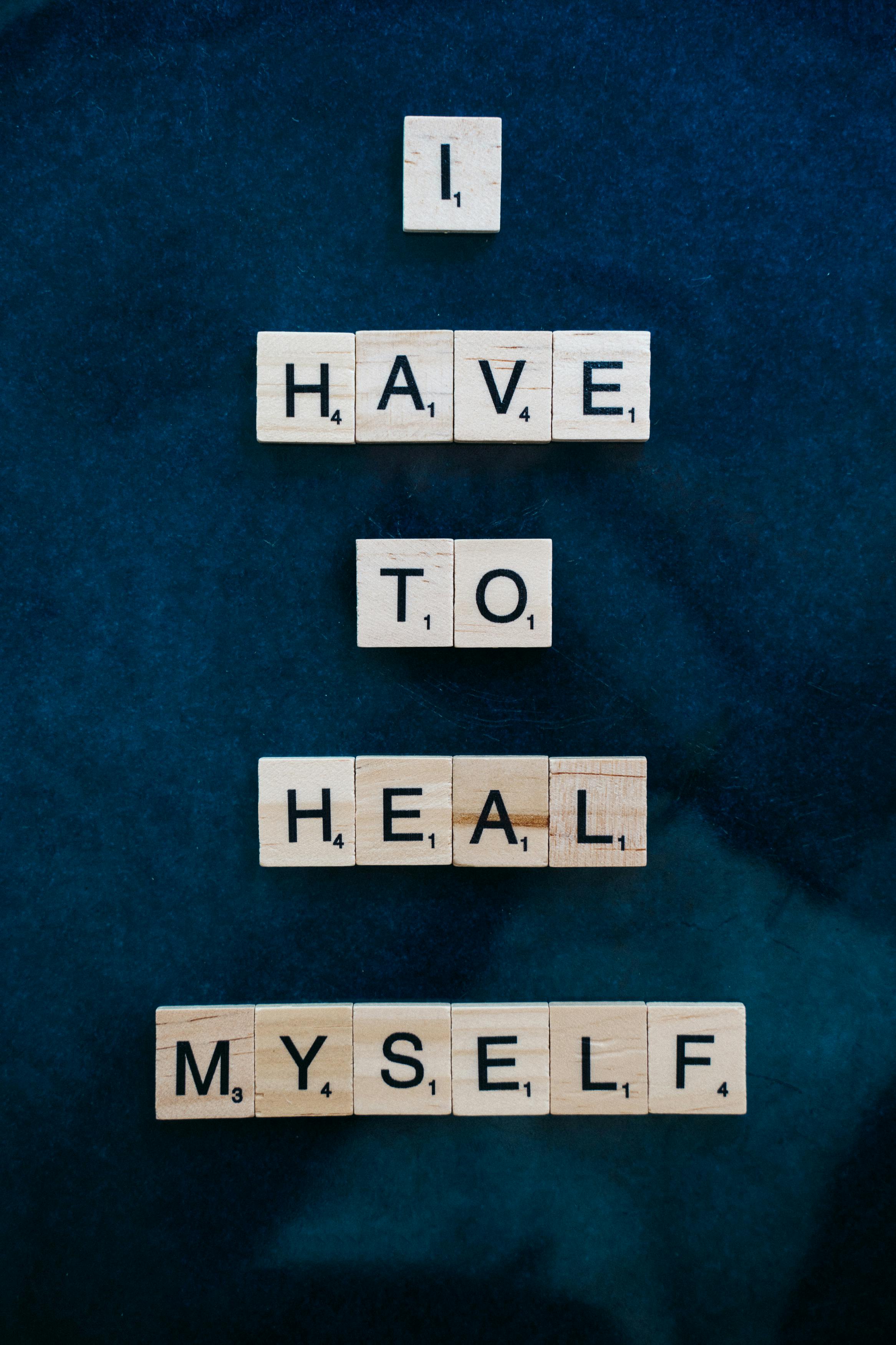 White Text on White and Black Wall · Free Stock Photo