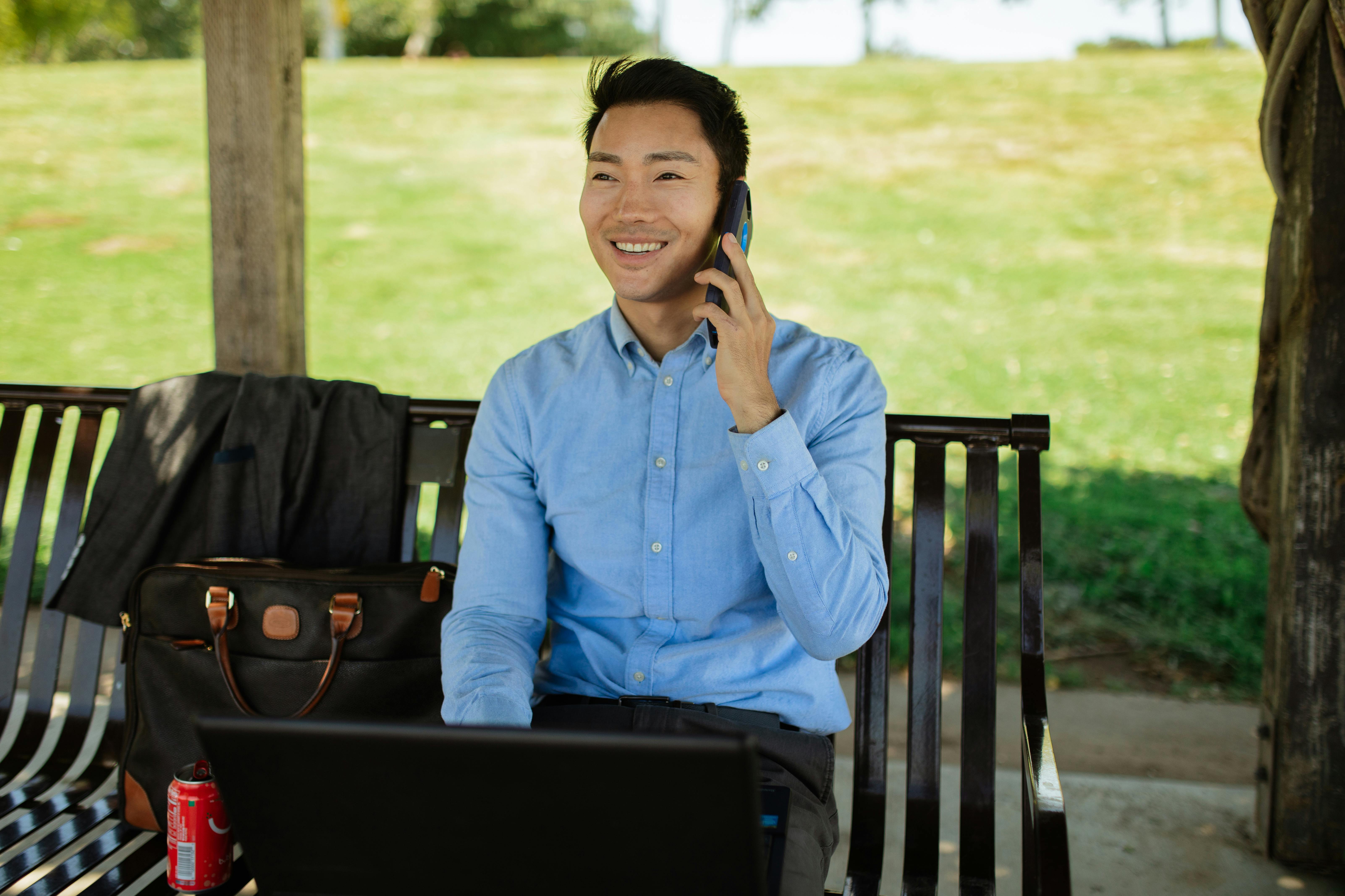 bezplatná Základová fotografie zdarma na téma asiat, asijský, bezdrátová technologie Základová fotografie