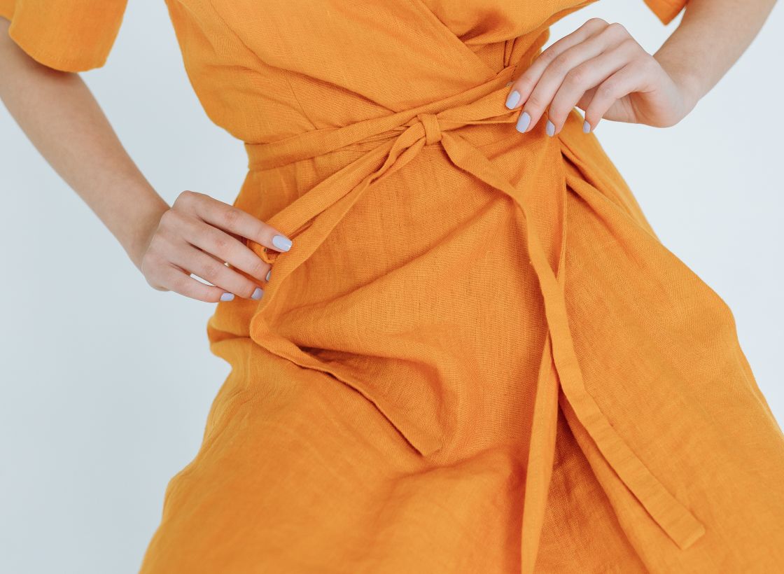 Editorial outfit mood in soft natural light